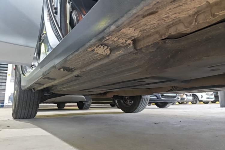 Used Subaru XV 2018 2.0i All-Wheel-Drive Luxury Edition Right Side Sill