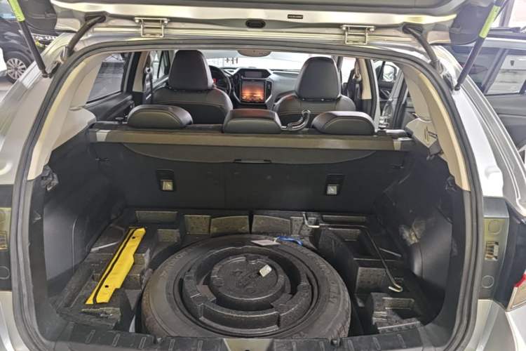 Used Subaru XV 2018 2.0i All-Wheel-Drive Luxury Edition Trunk