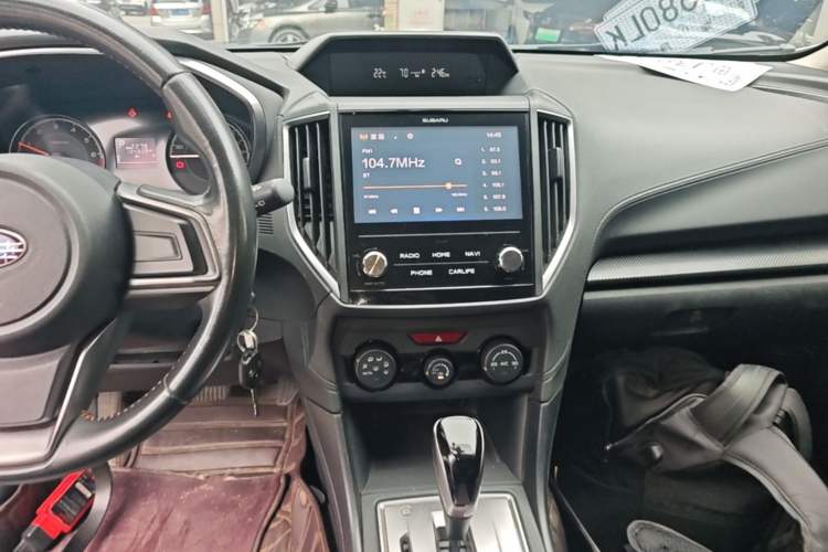 Used Subaru XV 2018 2.0i All-Wheel-Drive Elite Edition Audio And AC Panel