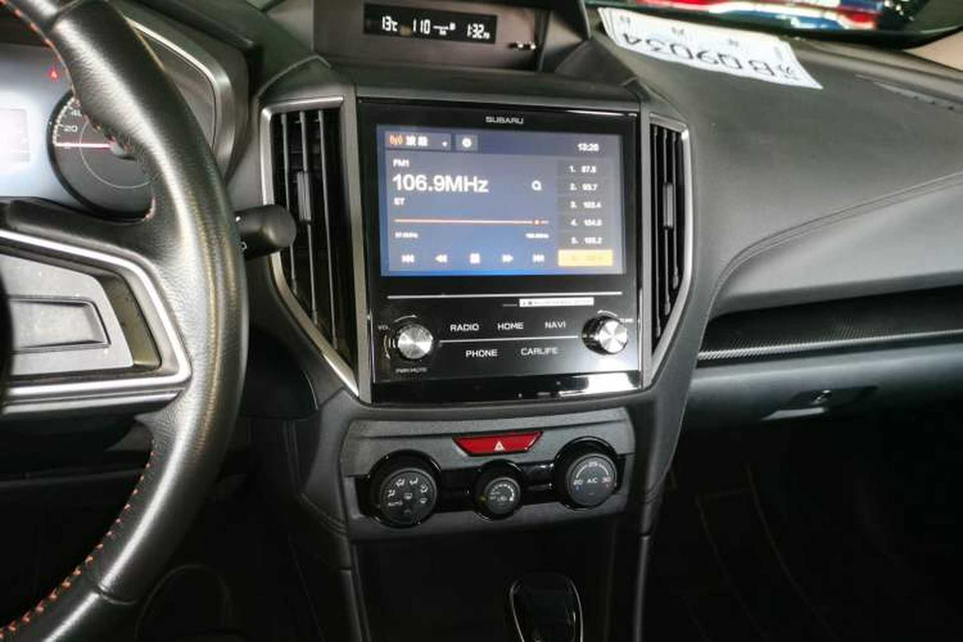 Used Subaru XV 2018 2.0i All-Wheel-Drive Elite Edition Audio And AC Panel