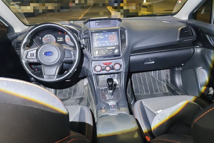 Used Subaru XV 2018 2.0i All-Wheel-Drive Elite Edition Center Console