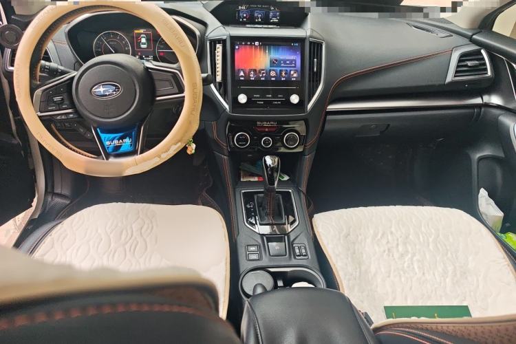 Used Subaru XV 2018 2.0i All-Wheel-Drive Luxury Edition Center Console