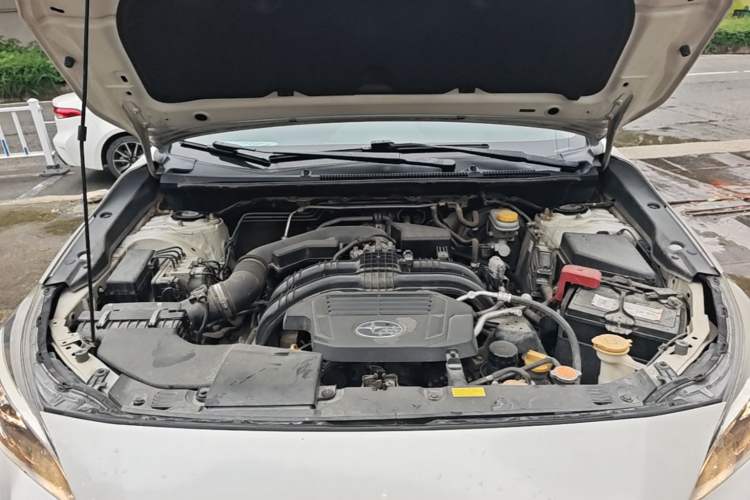 Used Subaru XV 2018 2.0i All-Wheel-Drive Elite Edition Engine Bay