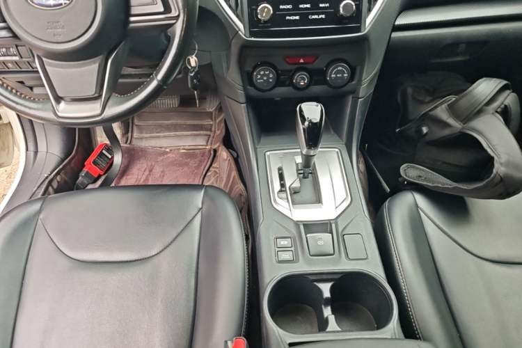 Used Subaru XV 2018 2.0i All-Wheel-Drive Elite Edition Gear Lever