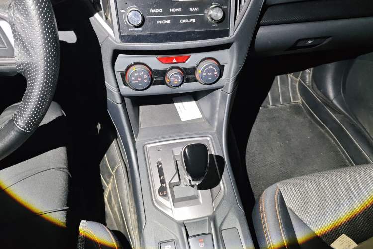 Used Subaru XV 2018 2.0i All-Wheel-Drive Elite Edition Gear Lever