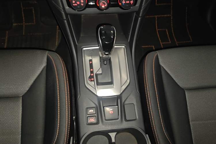 Used Subaru XV 2018 2.0i All-Wheel-Drive Elite Edition Gear Lever