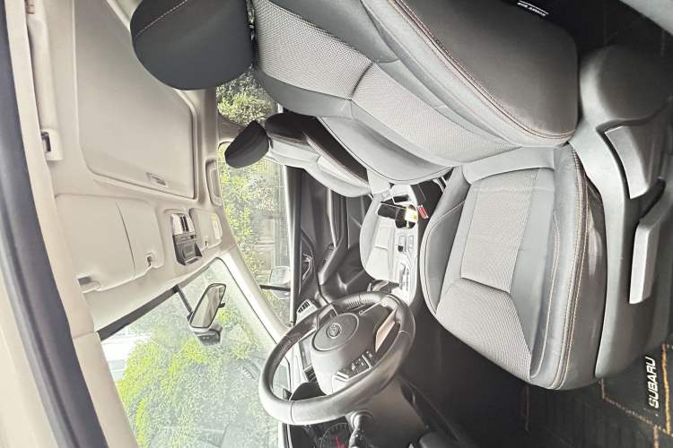 Used Subaru XV 2018 2.0i All-Wheel-Drive Elite Edition Interior 2