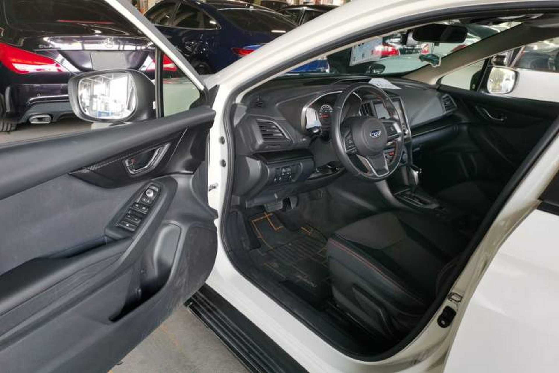 Used Subaru XV 2018 2.0i All-Wheel-Drive Elite Edition Interior 3