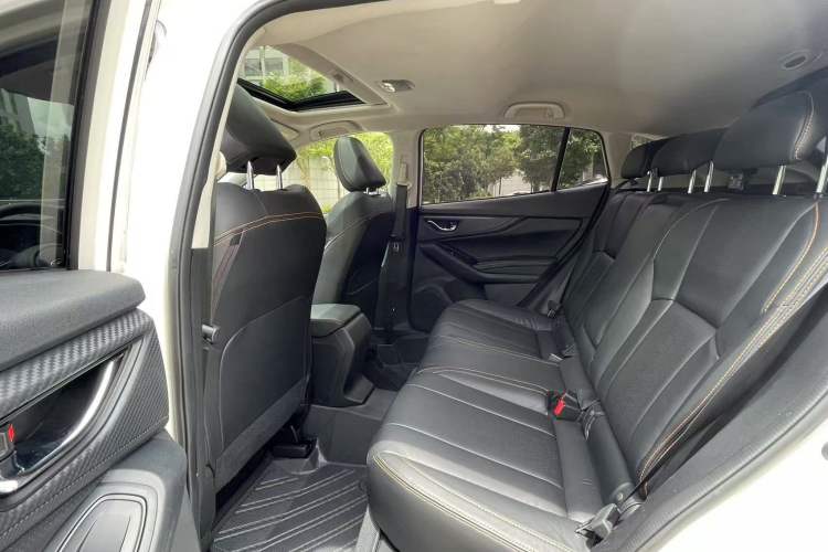 Used Subaru XV 2018 2.0i All-Wheel-Drive Luxury Edition Interior 4