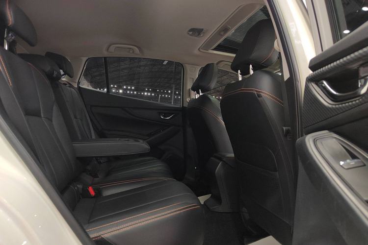 Used Subaru XV 2018 2.0i All-Wheel-Drive Luxury Edition with EyeSight Interior 6