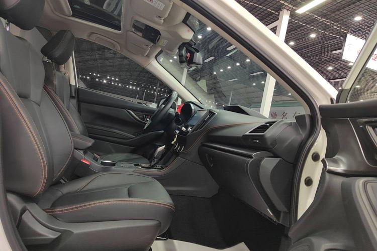 Used Subaru XV 2018 2.0i All-Wheel-Drive Luxury Edition with EyeSight Interior 7