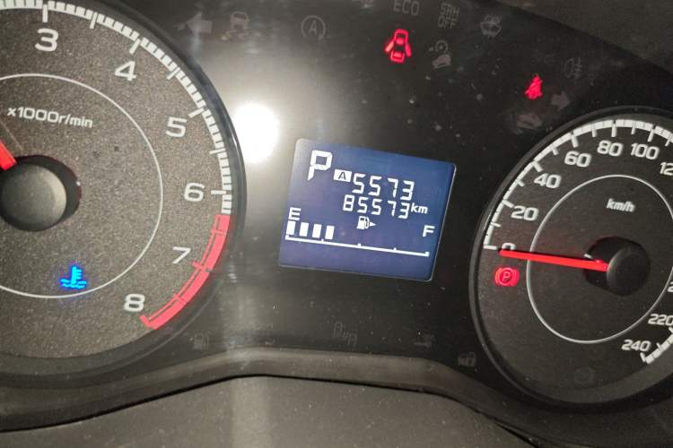 Used Subaru XV 2018 2.0i All-Wheel-Drive Elite Edition Odometer Close Up