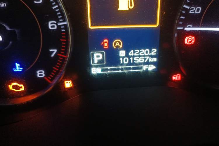 Used Subaru XV 2018 2.0i All-Wheel-Drive Luxury Edition Odometer Close Up