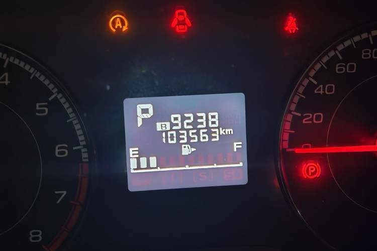Used Subaru XV 2018 2.0i All-Wheel-Drive Elite Edition Odometer Close Up