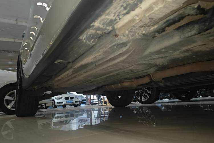 Used Subaru XV 2018 2.0i All-Wheel-Drive Elite Edition Right Side Sill