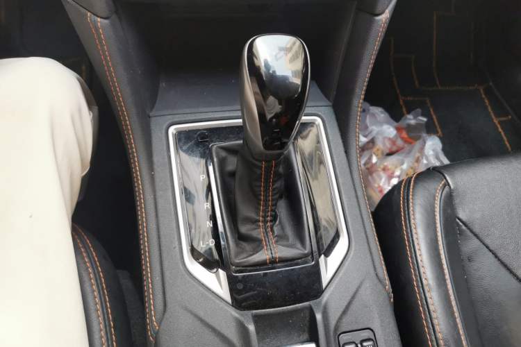 Used Subaru XV 2019 2.0i All-Wheel-Drive Luxury Edition EyeSight China VI Gear Lever