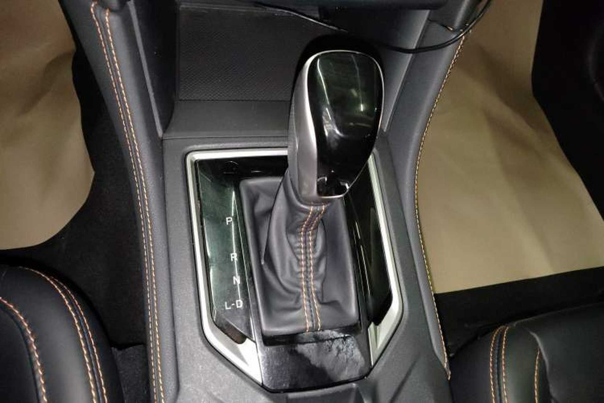Used Subaru XV 2019 2.0i All-Wheel-Drive Luxury Edition China VI Standard Gear Lever