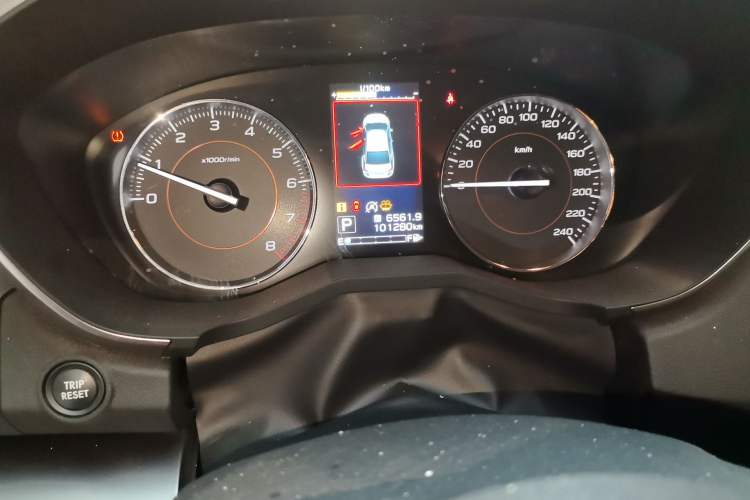 Used Subaru XV 2019 2.0i All-Wheel-Drive Luxury Edition China VI Standard Odometer Close Up