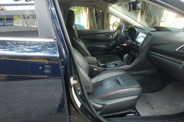 Used Subaru XV 2019 2.0i All-Wheel-Drive Luxury Edition EyeSight China VI Right Front Seat