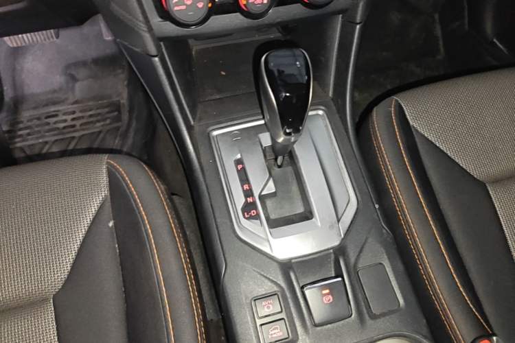 Used Subaru XV 2019 2.0i All-Wheel-Drive Elite Edition China VI Standard Gear Lever