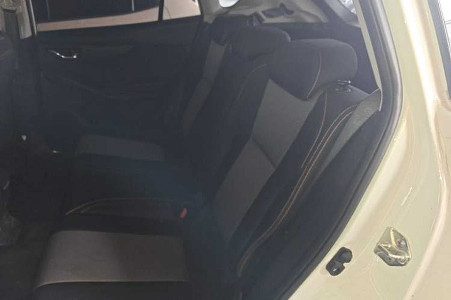 Used Subaru XV 2019 2.0i All-Wheel-Drive Elite Edition China VI Standard Left Rear Seat
