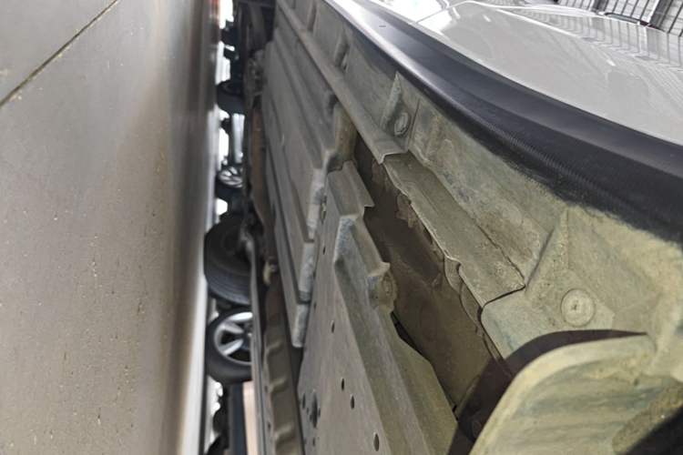 Used Subaru XV 2019 2.0i All-Wheel-Drive Elite Edition China VI Standard Left Side Sill