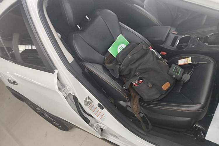 Used Subaru XV 2019 2.0i All-Wheel-Drive Luxury Edition EyeSight China VI Right Front Seat