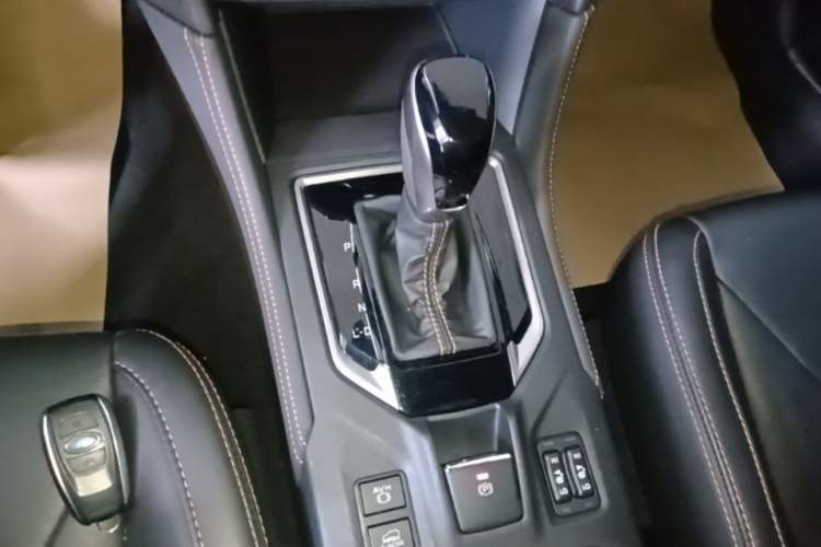 Used Subaru XV 2020 2.0i All-Wheel-Drive Luxury Edition EyeSight Gear Lever