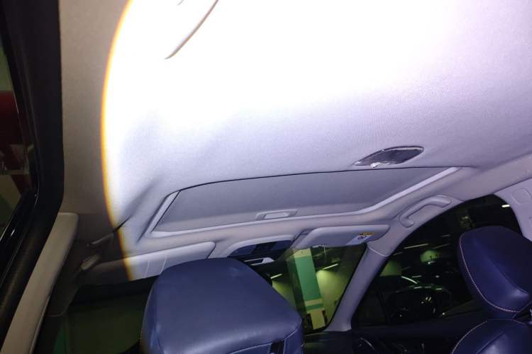 Used Subaru XV 2020 2.0i All-Wheel-Drive Luxury Edition Headliner