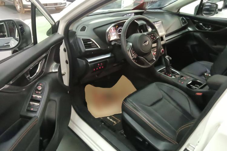 Used Subaru XV 2020 Revised Version 2.0i All-Wheel-Drive Luxury Edition with EyeSight Interior 3