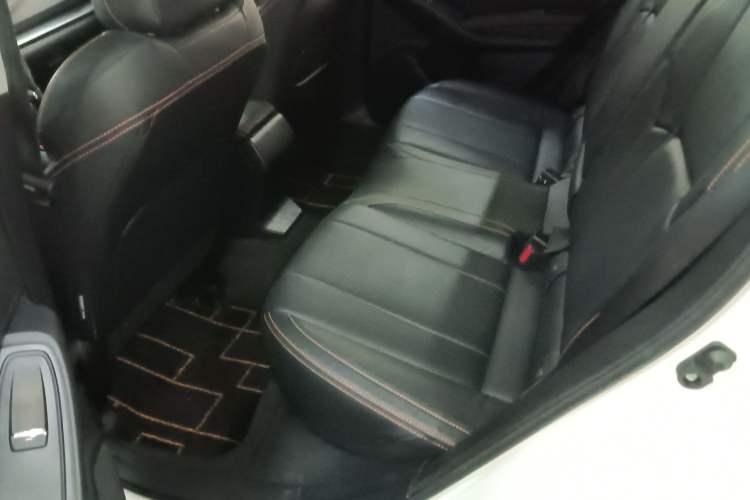 Used Subaru XV 2020 Revised Version 2.0i All-Wheel-Drive Luxury Edition with EyeSight Interior 4