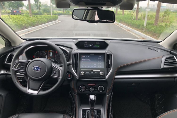 Used Subaru XV 2020 2.0i All-Wheel-Drive Luxury Edition EyeSight Interior 4