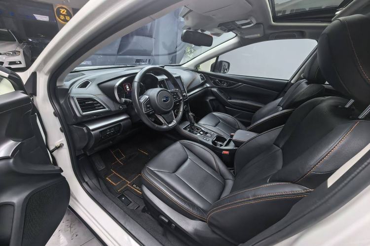 Used Subaru XV 2020 Revised Version 2.0i All-Wheel-Drive Luxury Edition with EyeSight Interior 4