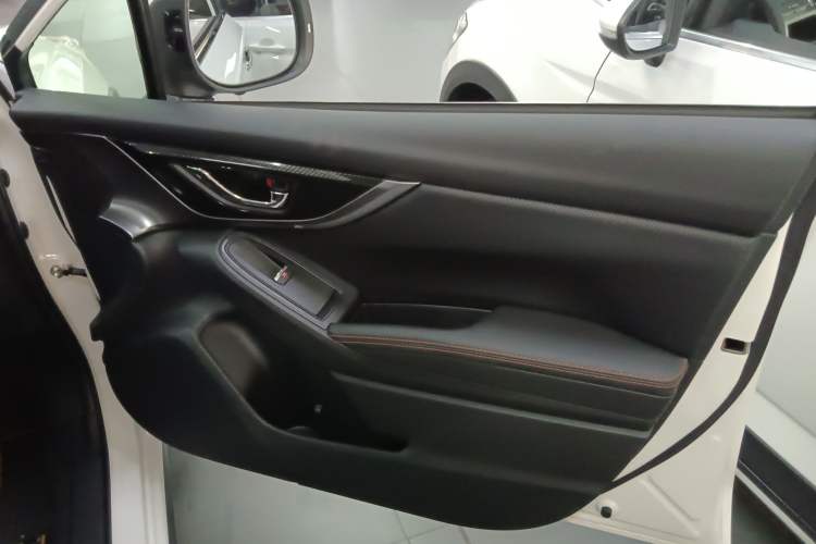 Used Subaru XV 2020 Revised Version 2.0i All-Wheel-Drive Luxury Edition with EyeSight Interior 5