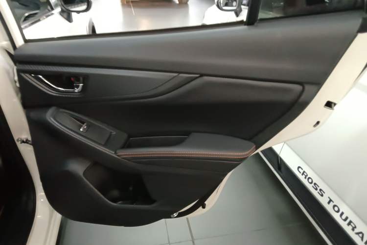 Used Subaru XV 2020 Revised Version 2.0i All-Wheel-Drive Luxury Edition with EyeSight Interior 6