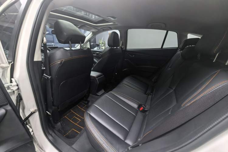 Used Subaru XV 2020 Revised Version 2.0i All-Wheel-Drive Luxury Edition with EyeSight Interior 6