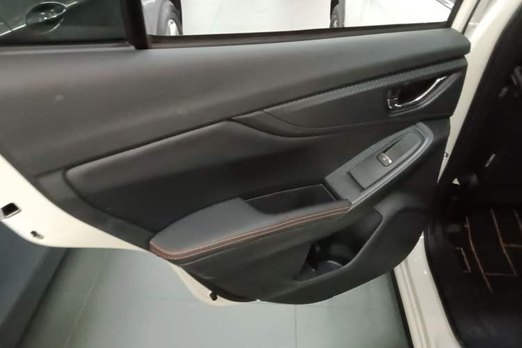 Used Subaru XV 2020 Revised Version 2.0i All-Wheel-Drive Luxury Edition with EyeSight Interior 8