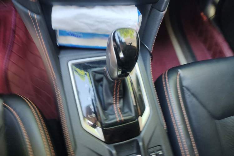 Used Subaru XV 2020 Revised Version 2.0i All-Wheel-Drive Luxury Edition with EyeSight Gear Lever