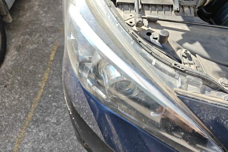 Used Subaru XV 2021 2.0i All-Wheel-Drive Luxury Edition EyeSight Right Front Headlight