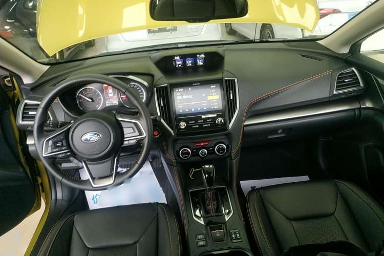 Used Subaru XV 2021 2.0i All-Wheel-Drive Luxury Edition Center Console