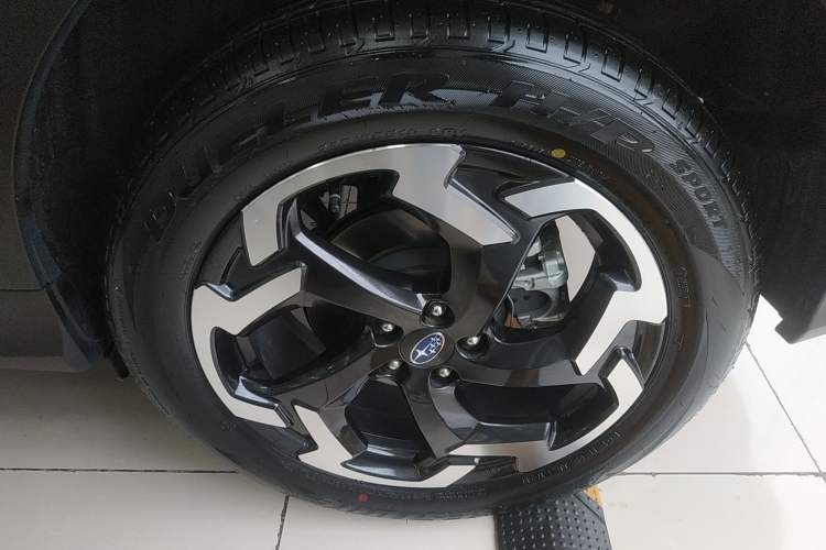 Used Subaru XV 2021 2.0i All-Wheel-Drive Luxury Edition Left Rear Wheel Hub