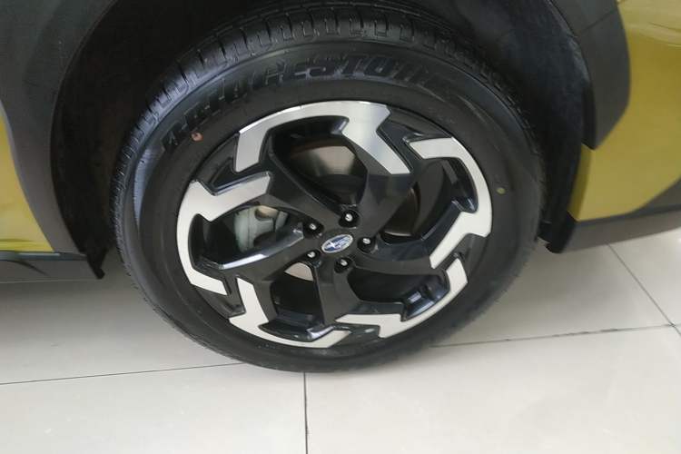 Used Subaru XV 2021 2.0i All-Wheel-Drive Luxury Edition Right Front Wheel Hub