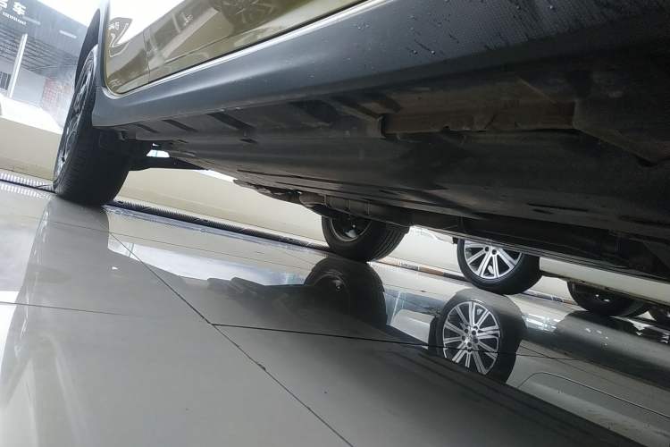 Used Subaru XV 2021 2.0i All-Wheel-Drive Luxury Edition Right Side Sill