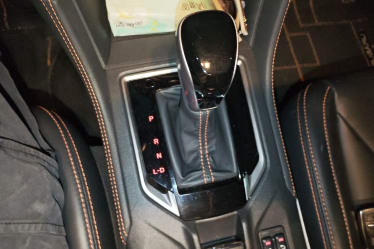 Used Subaru XV 2022 2.0i AWD Luxury Edition Gear Lever