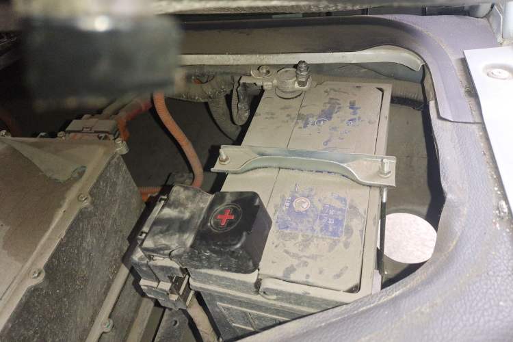 Used Sunlong Dishangtie 510 2022 Pure Electric Van Engine Bay Left