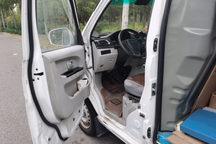 Used Sunlong Dishangtie 510 2022 Pure Electric Van Driver Seat
