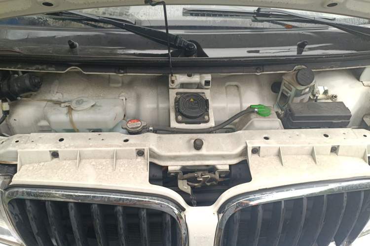 Used Sunlong Dishangtie 510 2022 Pure Electric Van Engine Bay