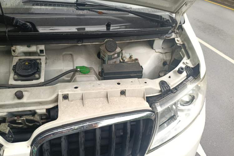 Used Sunlong Dishangtie 510 2022 Pure Electric Van Engine Bay Left