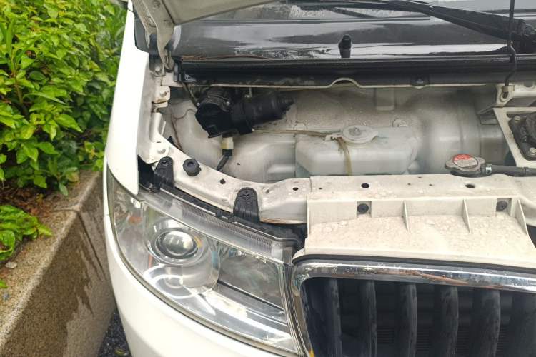 Used Sunlong Dishangtie 510 2022 Pure Electric Van Engine Bay Right
