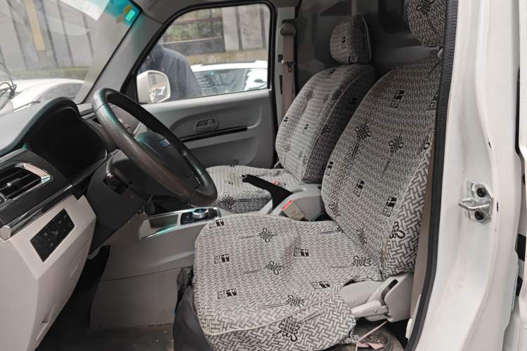 Used Sunlong Dishangtie 510 2022 Pure Electric Van Left Front Seat